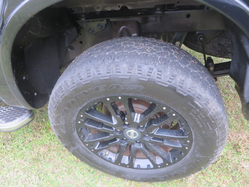 2017 Nissan Titan Image 28