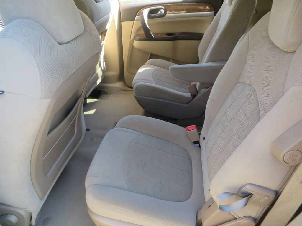 2008 Buick Enclave Image 24