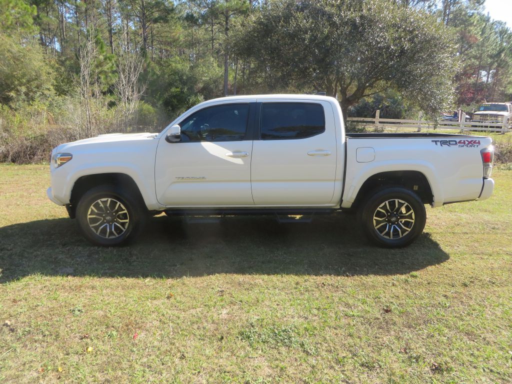 2021 Toyota Tacoma Image 1
