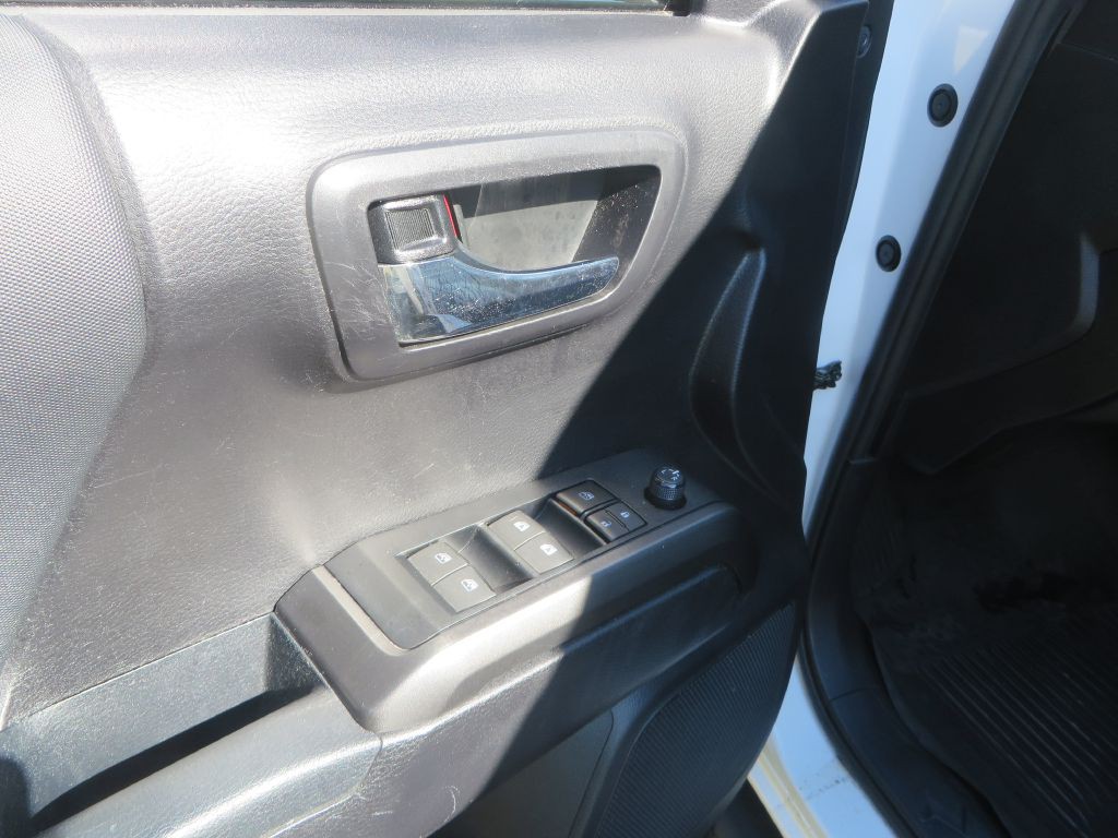 2021 Toyota Tacoma Image 14