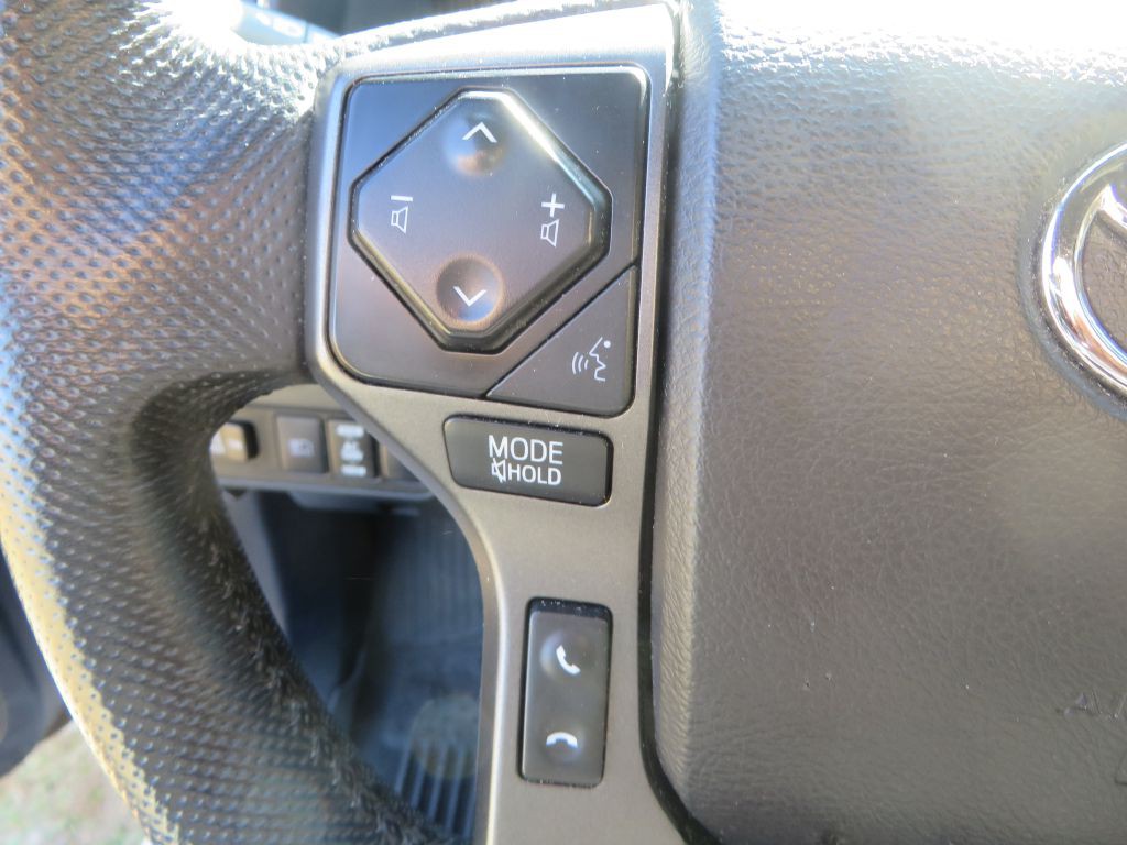 2021 Toyota Tacoma Image 17