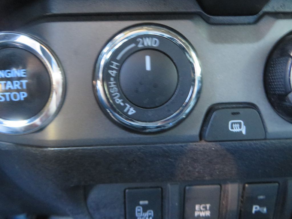 2021 Toyota Tacoma Image 24