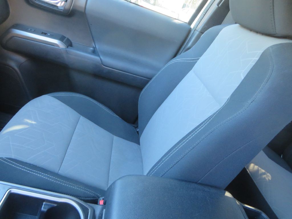 2021 Toyota Tacoma Image 26