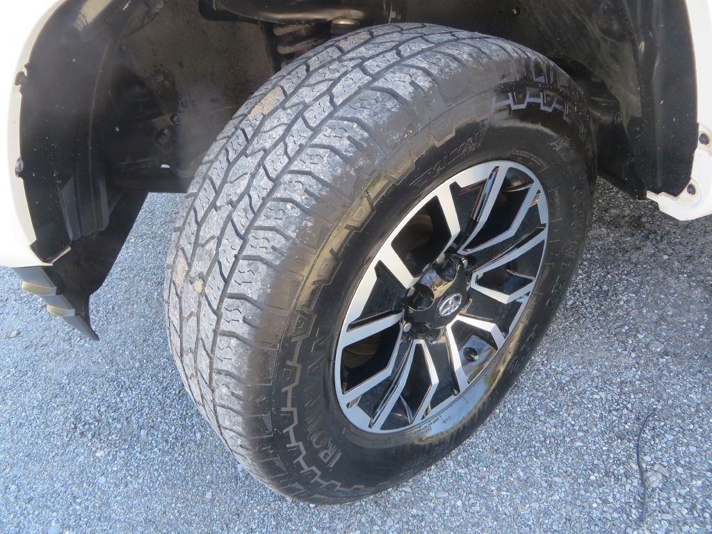 2021 Toyota Tacoma Image 29