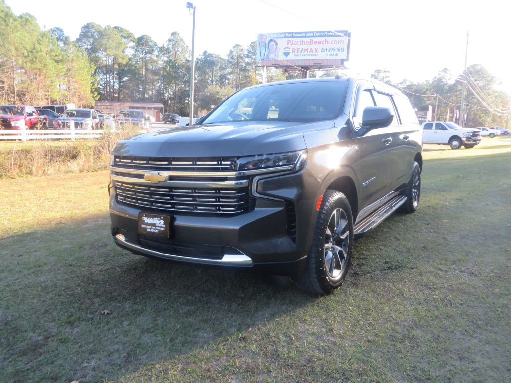 2021 Chevrolet Suburban Image 2