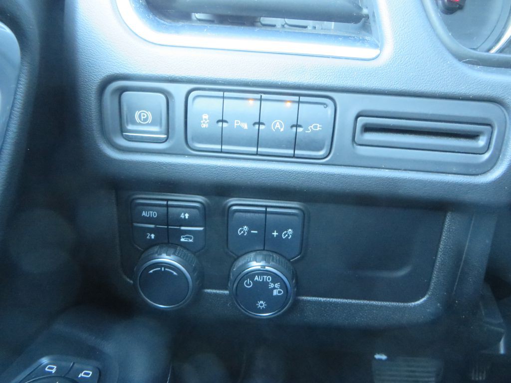 2021 Chevrolet Suburban Image 25