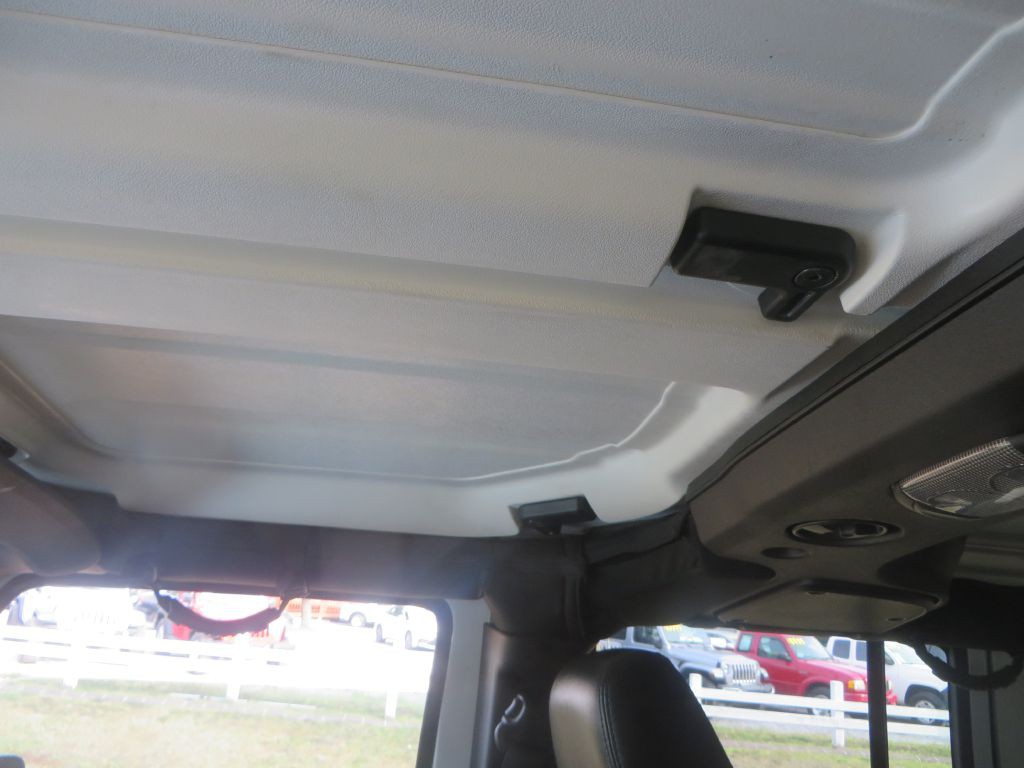 2016 Jeep Wrangler Unlimited Image 18