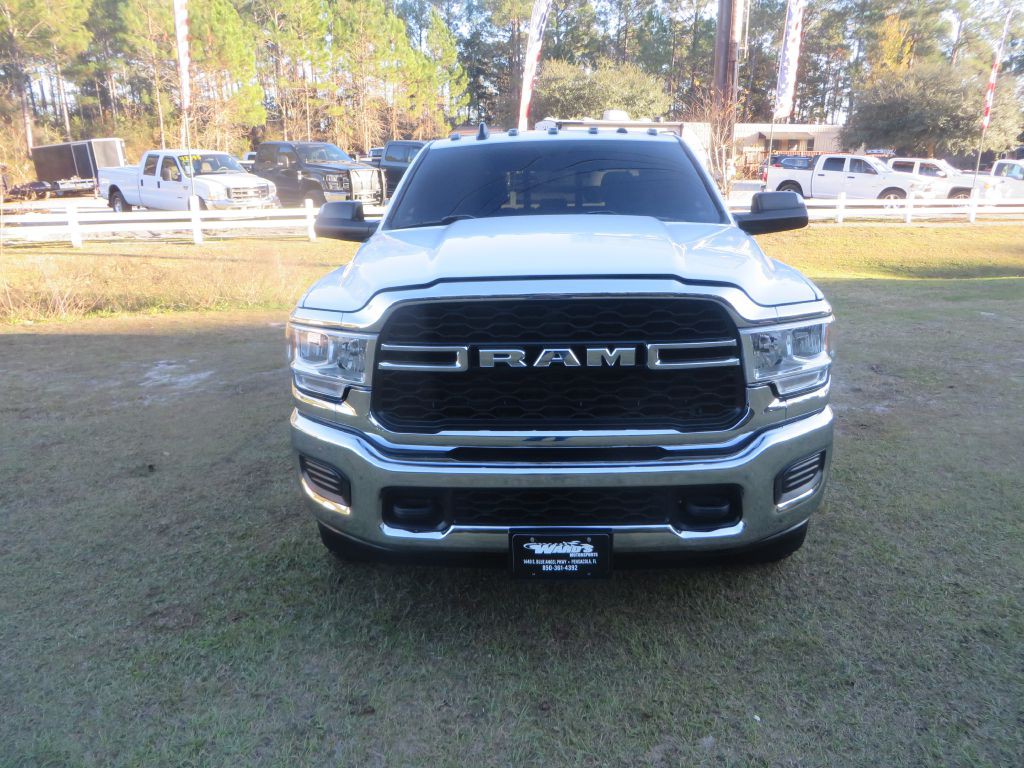 2022 RAM 3500 Image 3
