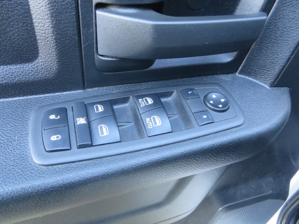 2022 RAM 3500 Image 14