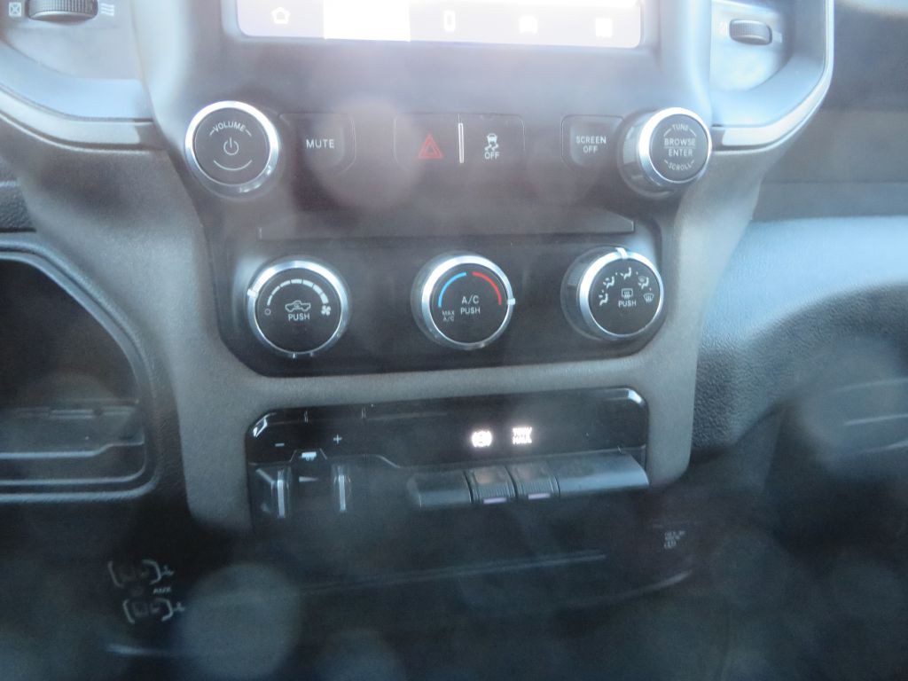 2022 RAM 3500 Image 22