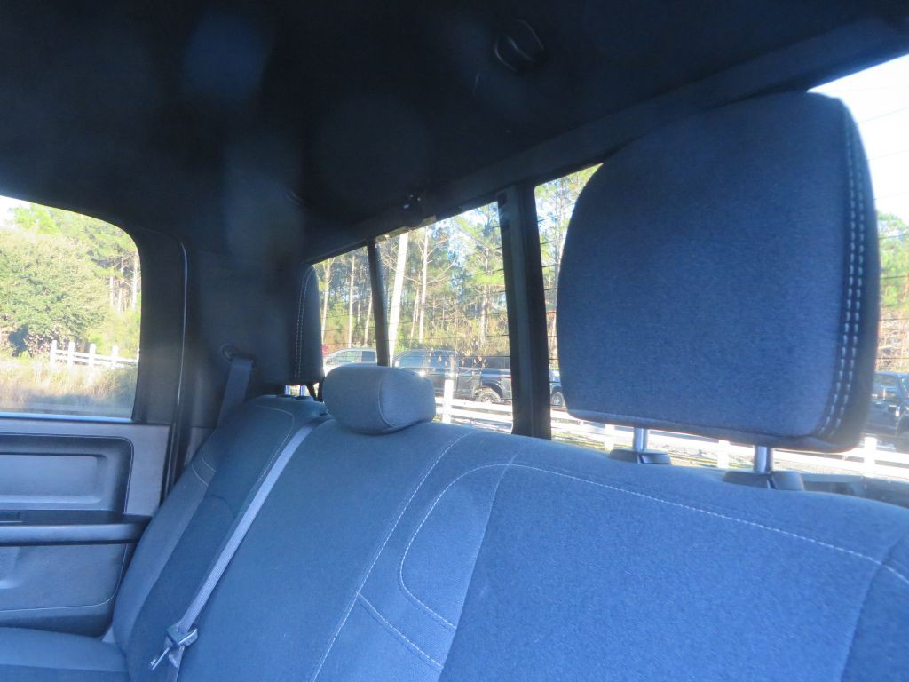 2022 RAM 3500 Image 30