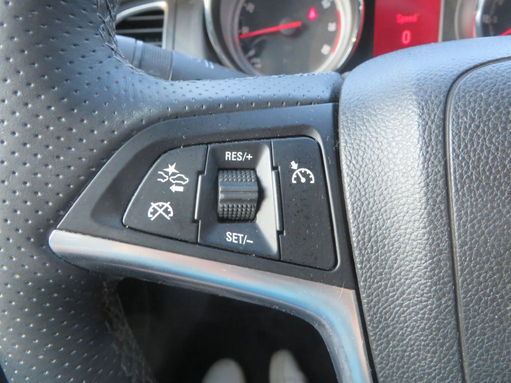 2017 Buick Cascada Image 14