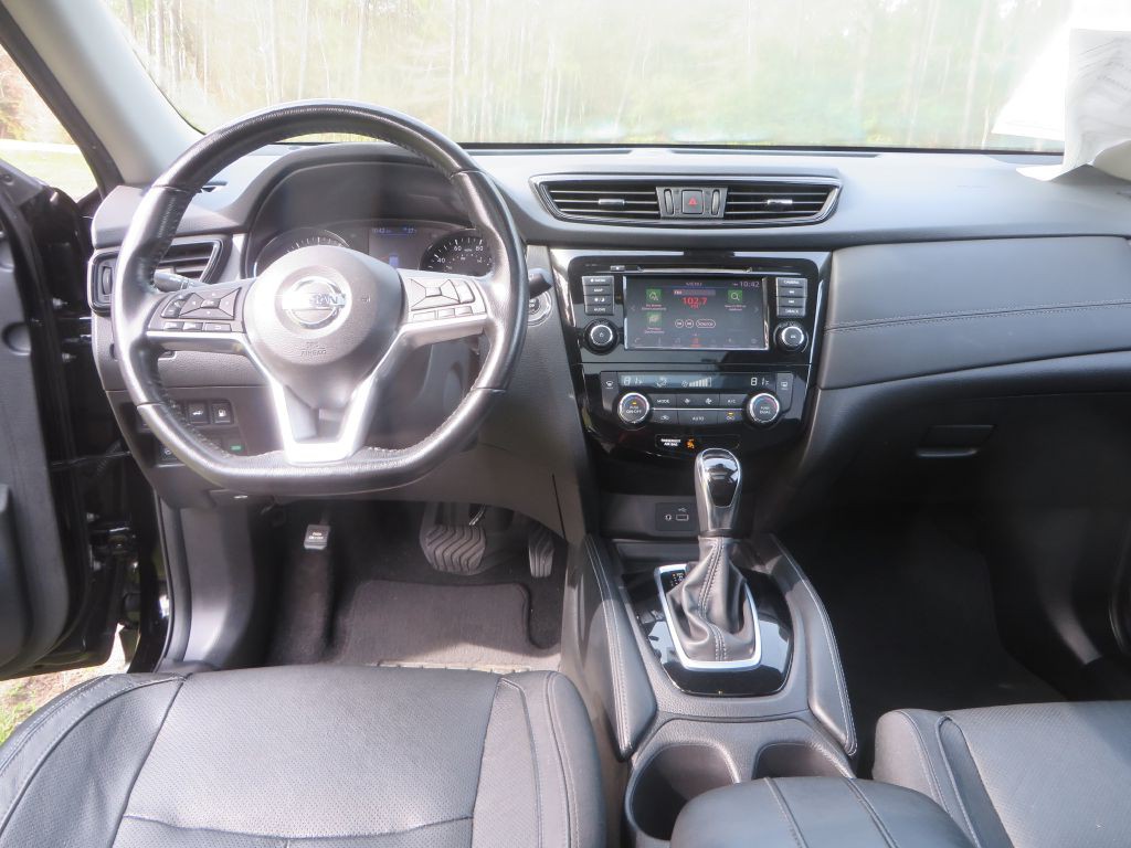 2018 Nissan Rogue Image 11