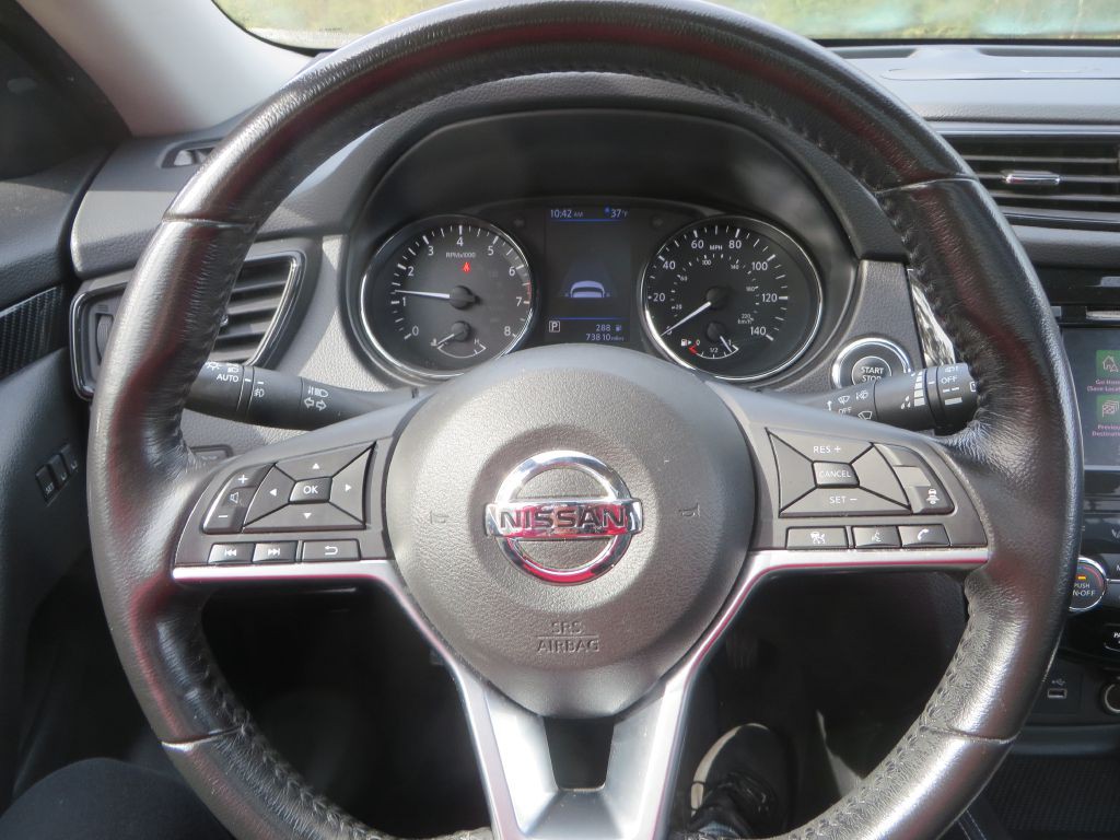 2018 Nissan Rogue Image 12