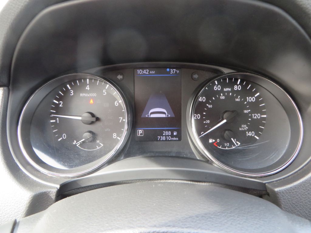 2018 Nissan Rogue Image 13