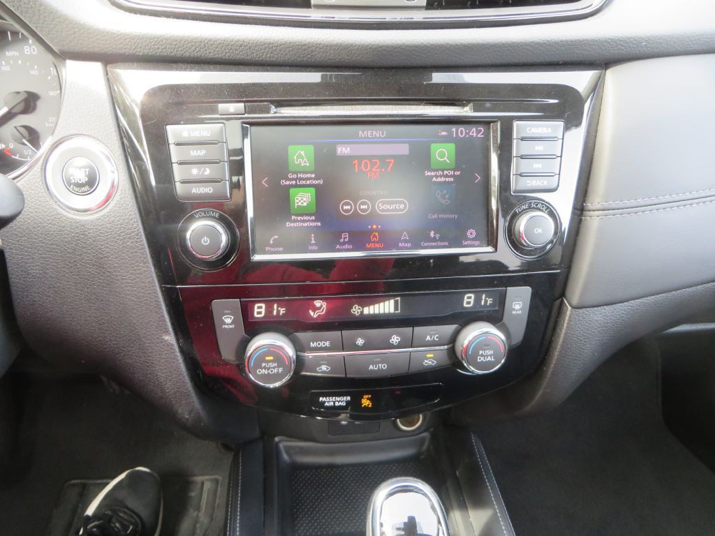 2018 Nissan Rogue Image 17