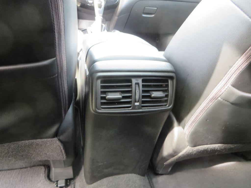 2018 Nissan Rogue Image 26