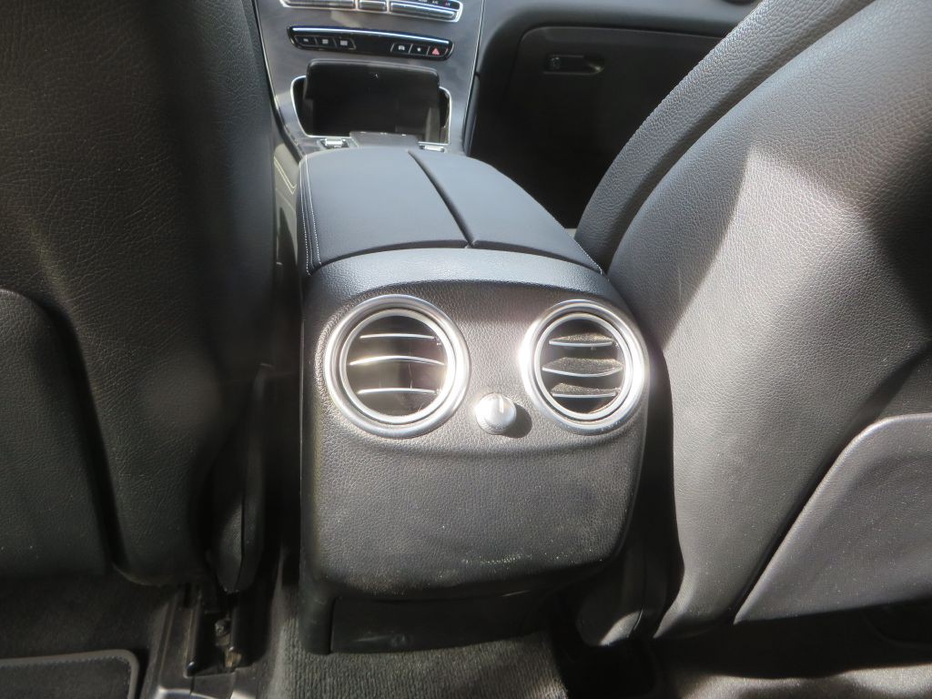 2021 Mercedes-Benz GLC-Class Image 23