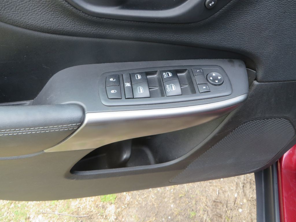 2019 Jeep Cherokee Image 11