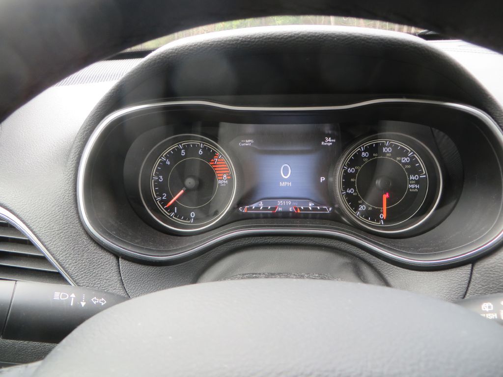 2019 Jeep Cherokee Image 16