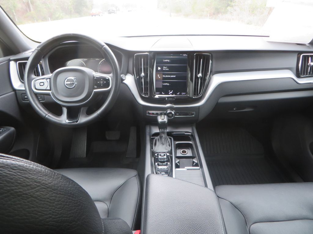 2018 Volvo XC60 Image 14