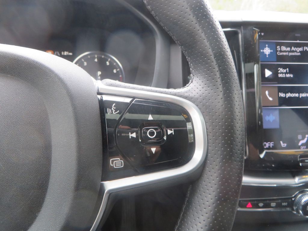 2018 Volvo XC60 Image 17