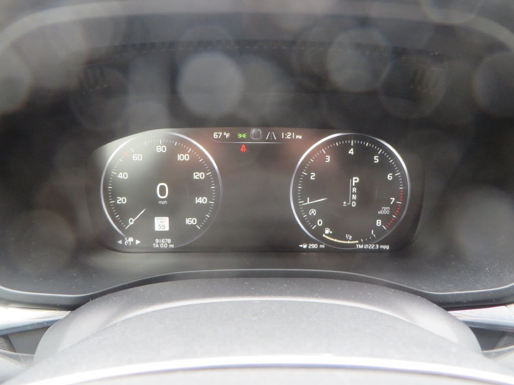 2018 Volvo XC60 Image 18