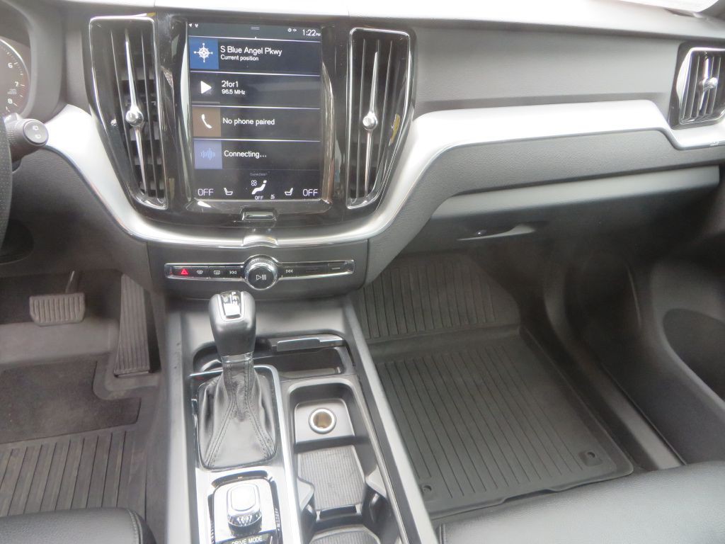 2018 Volvo XC60 Image 20