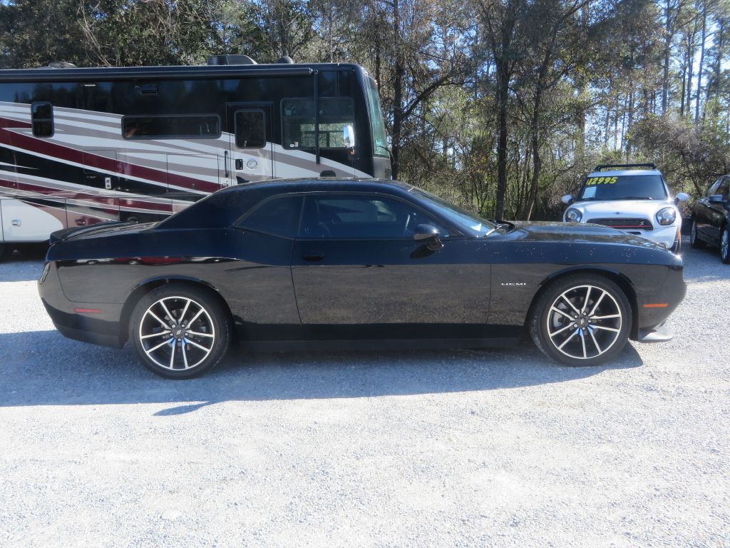 2022 Dodge Challenger Image 5