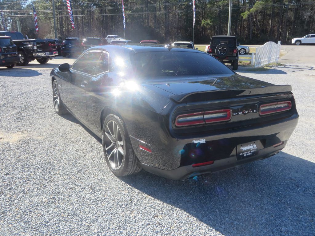 2022 Dodge Challenger Image 8