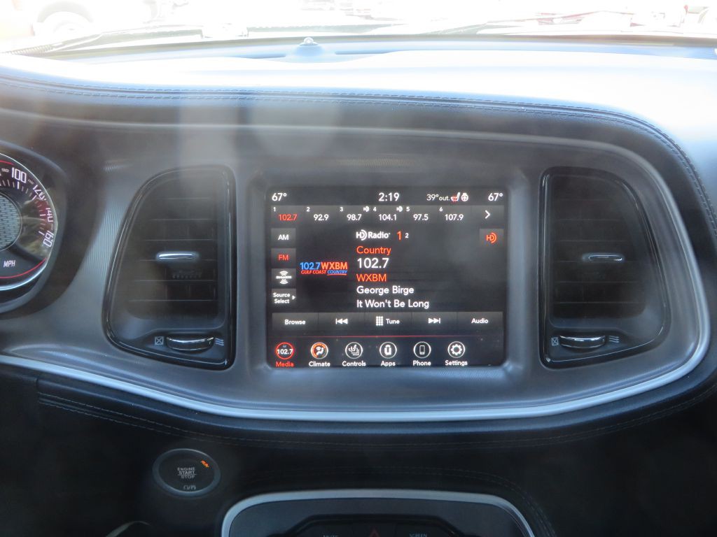 2022 Dodge Challenger Image 16