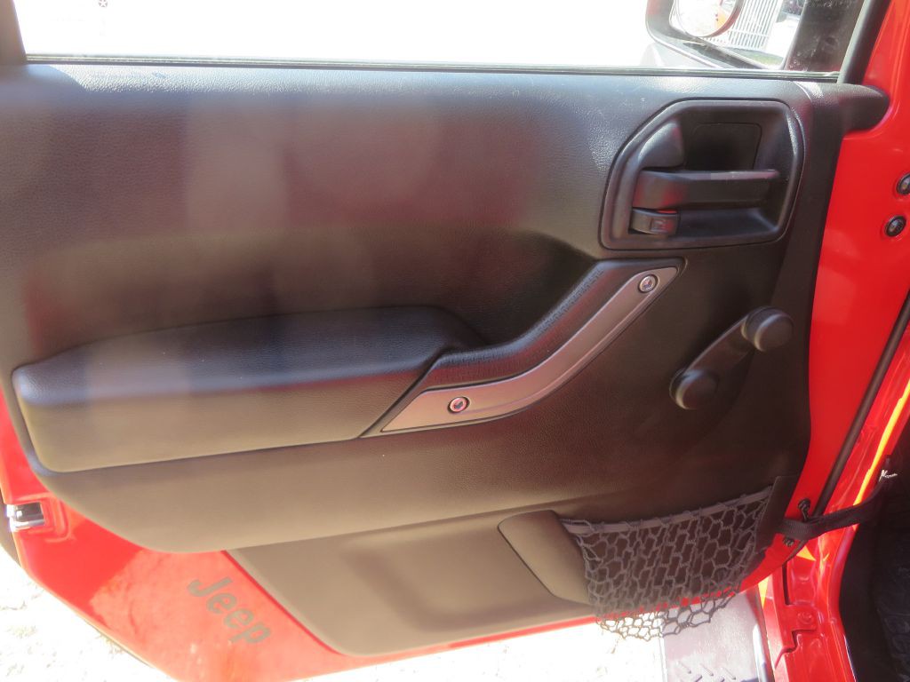 2017 Jeep Wrangler Image 12