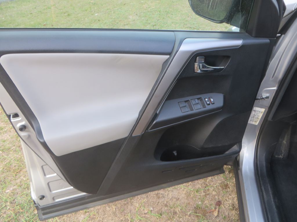 2016 Toyota Rav4 Image 11