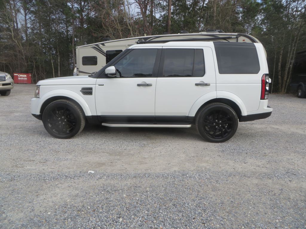 2016 Land Rover LR4 Image 1