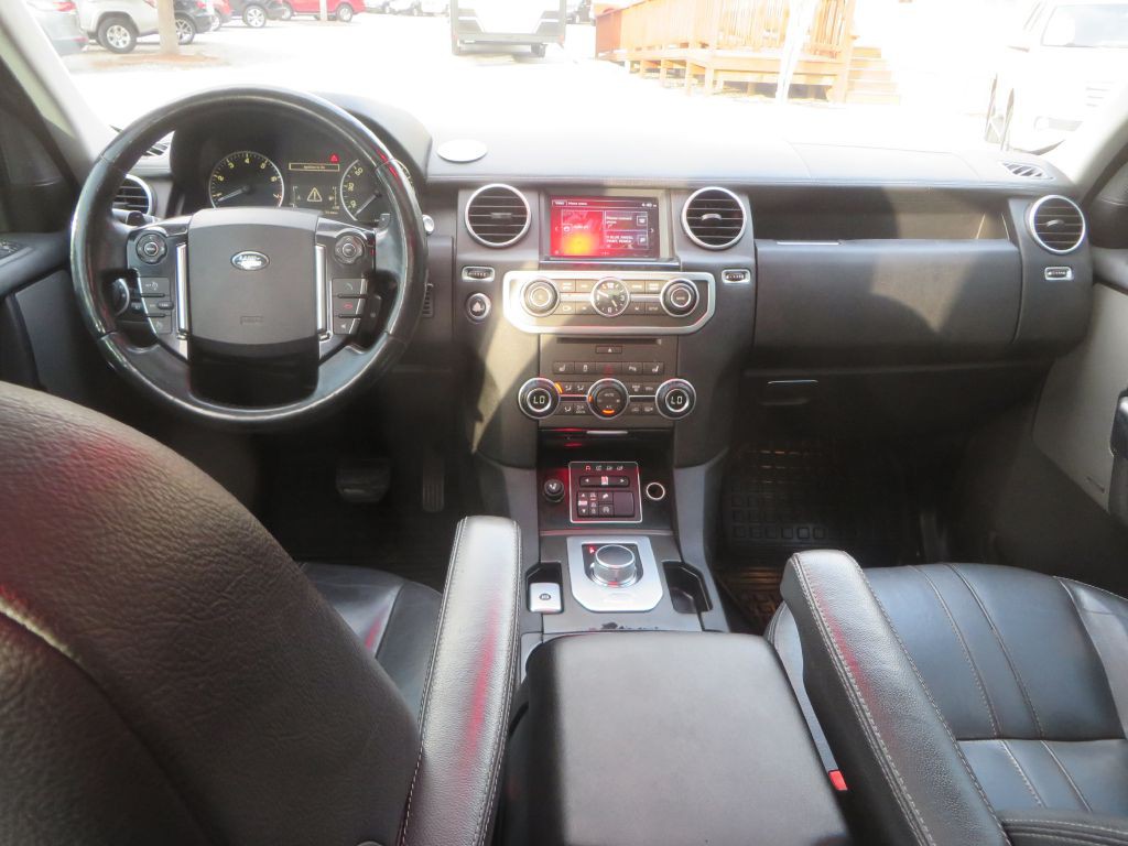 2016 Land Rover LR4 Image 15