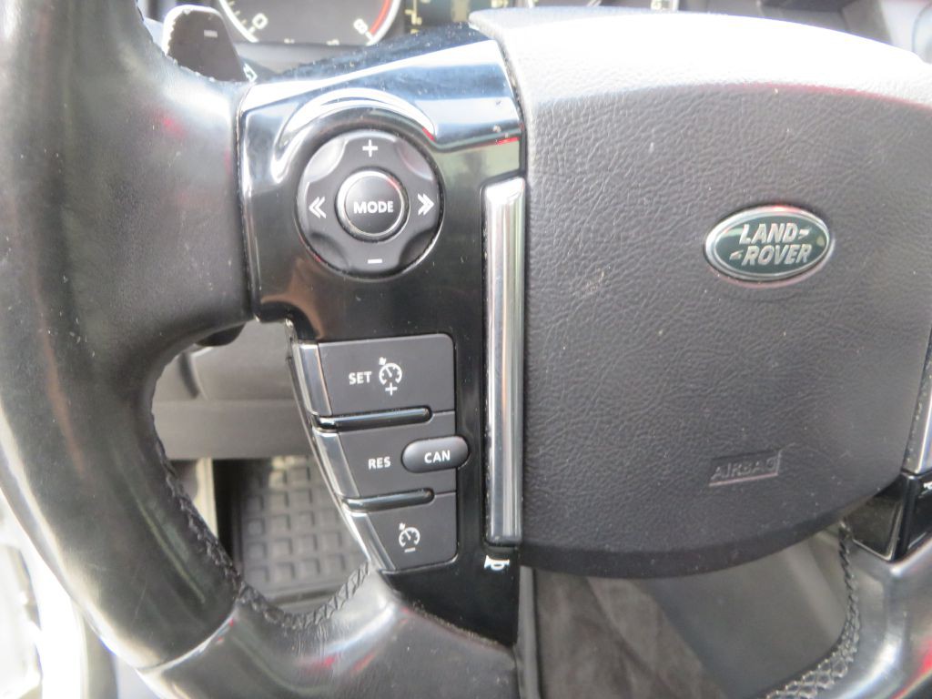 2016 Land Rover LR4 Image 17