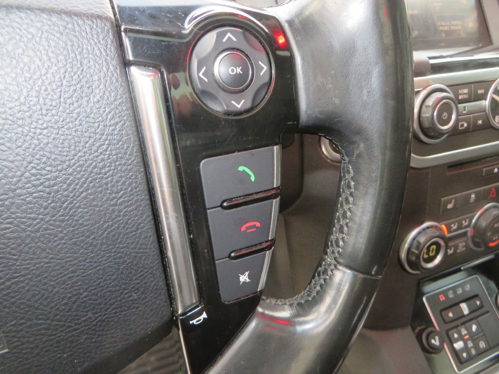 2016 Land Rover LR4 Image 18