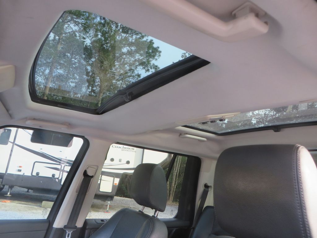 2016 Land Rover LR4 Image 30