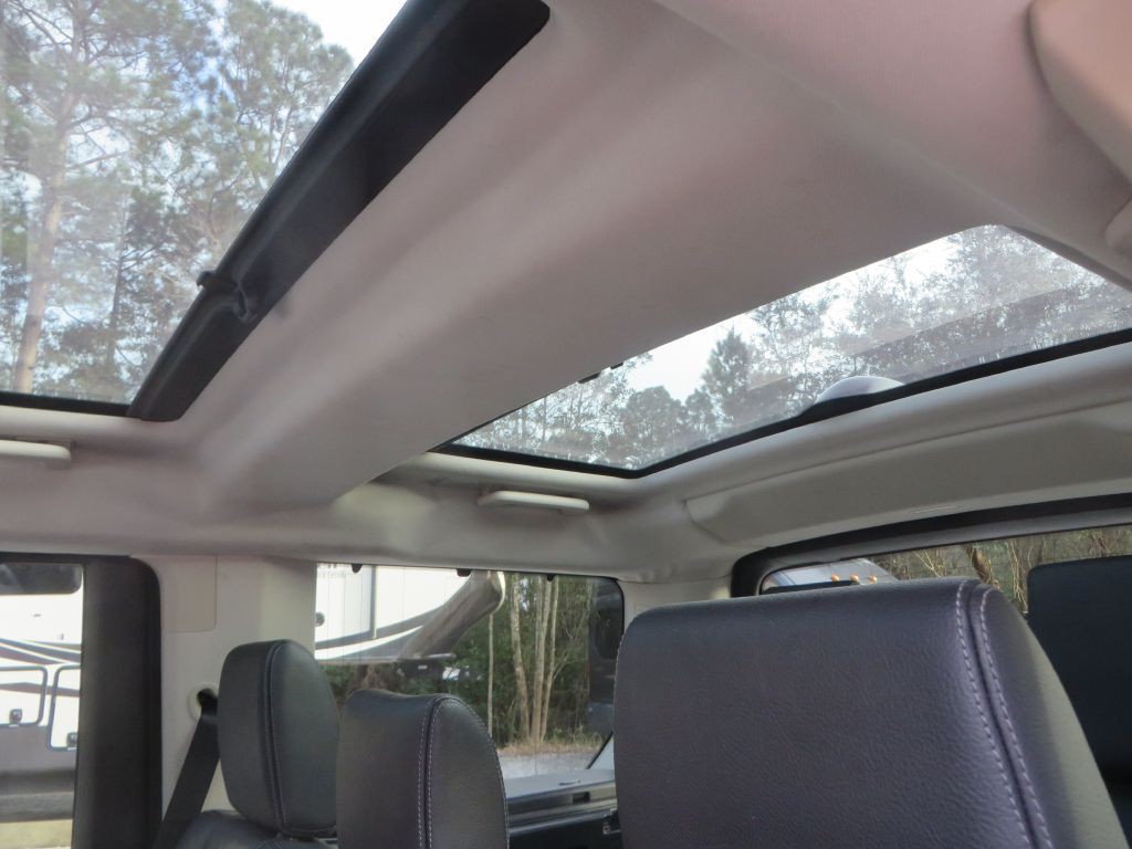 2016 Land Rover LR4 Image 31