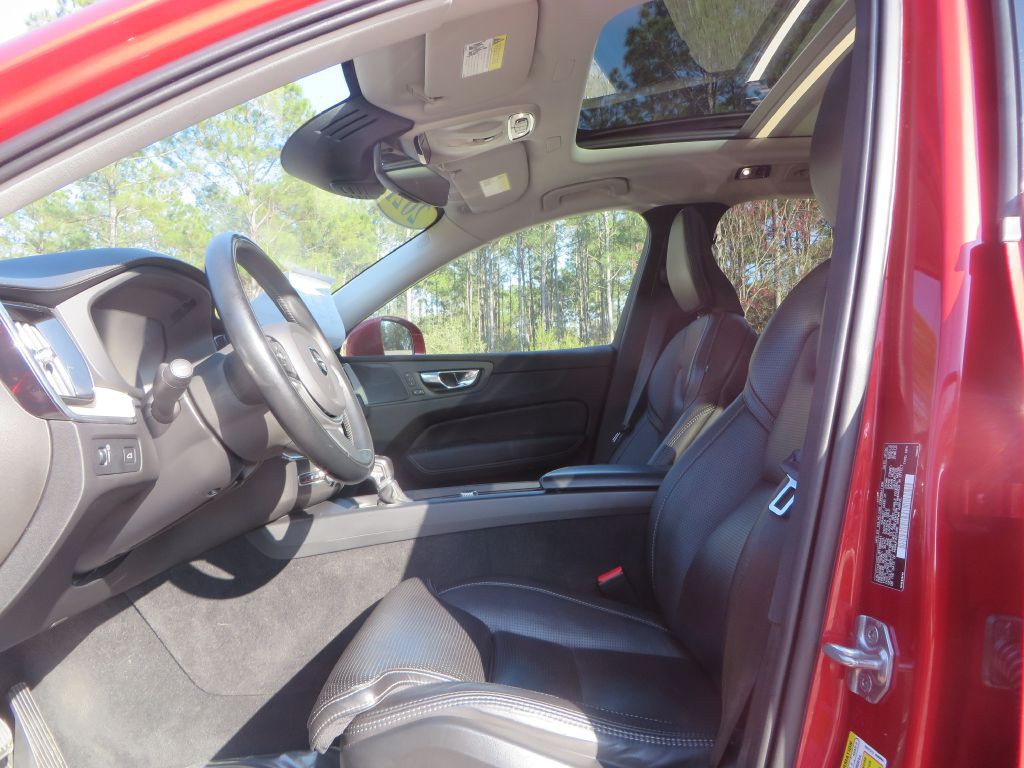 2021 Volvo XC60 Image 9