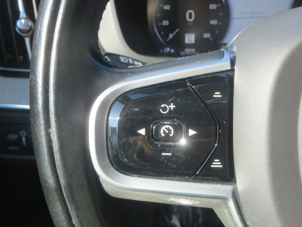 2021 Volvo XC60 Image 14