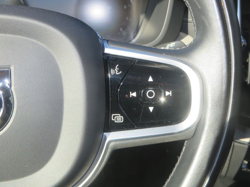 2021 Volvo XC60 Image 15