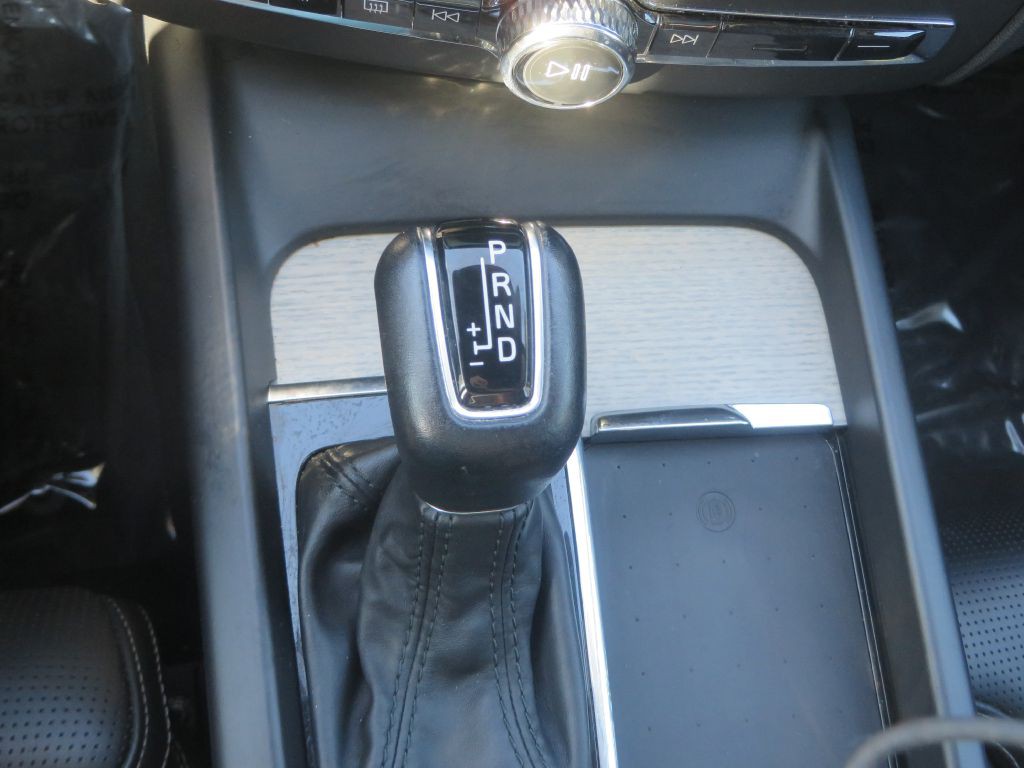 2021 Volvo XC60 Image 18