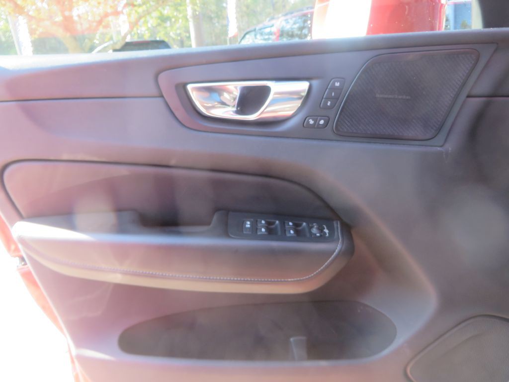 2021 Volvo XC60 Image 21