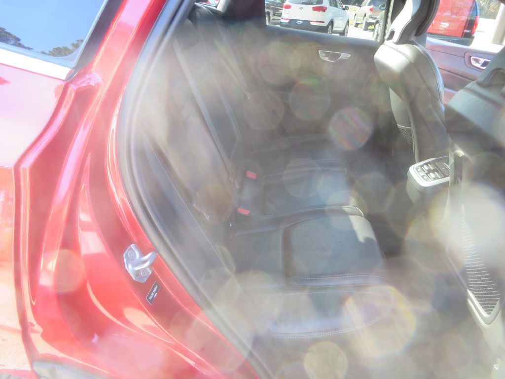 2021 Volvo XC60 Image 24