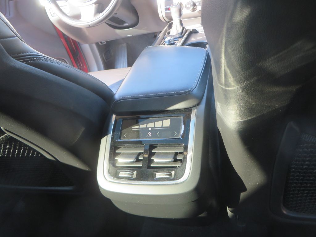 2021 Volvo XC60 Image 25