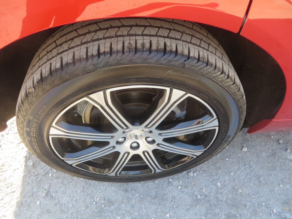 2021 Volvo XC60 Image 26