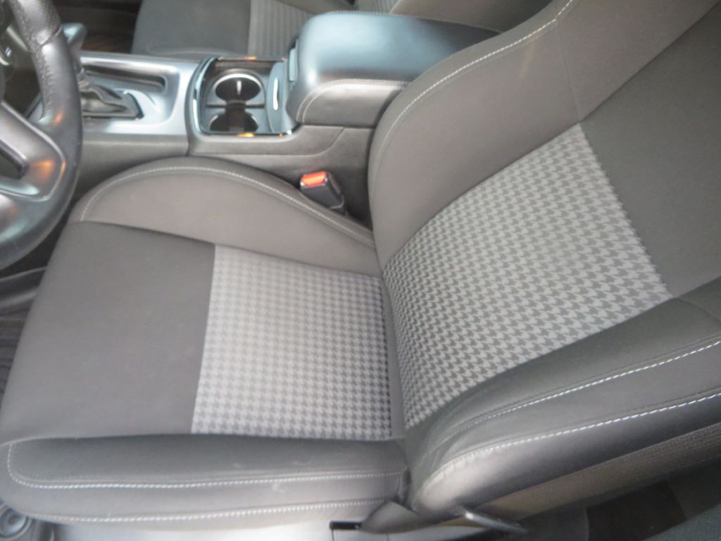 2021 Dodge Charger Image 20