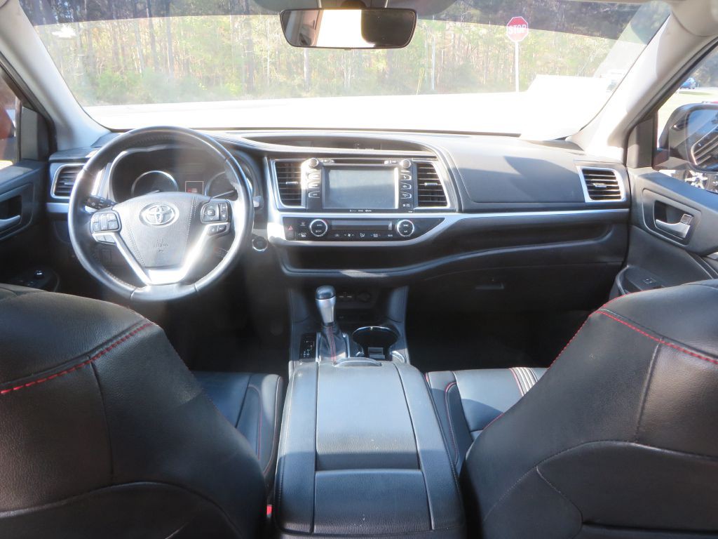 2019 Toyota Highlander Image 12