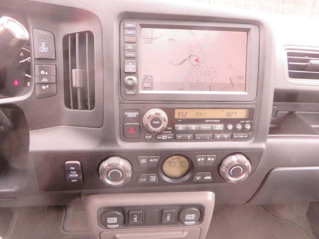 2012 Honda Ridgeline Image 16